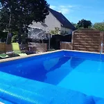 Gitelabaronnaise Avec Piscine Chauffee Pres Parc Asterix Semesterbostad Baron (Oise)