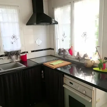 Дом отдыха Gitelabaronnaise Avec Piscine Chauffee Pres Parc Asterix Baron (Oise)