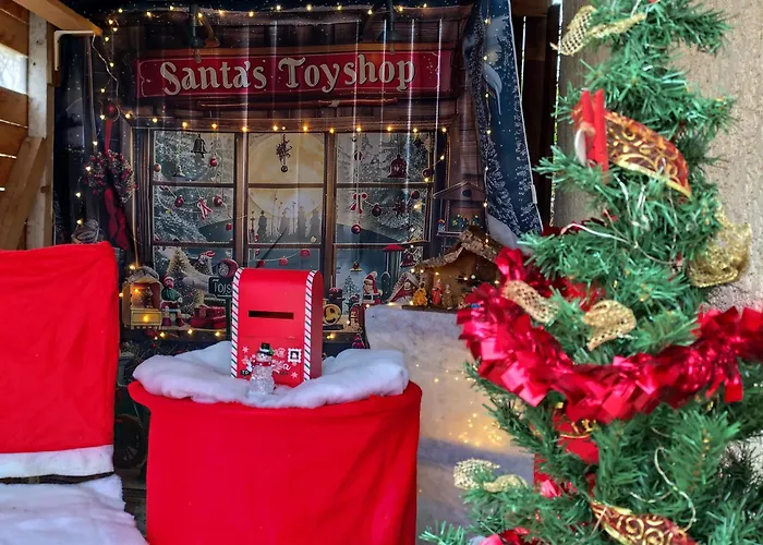 Holiday home Gitelabaronnaise Avec Piscine Chauffee Pres Parc Asterix Baron (Oise)