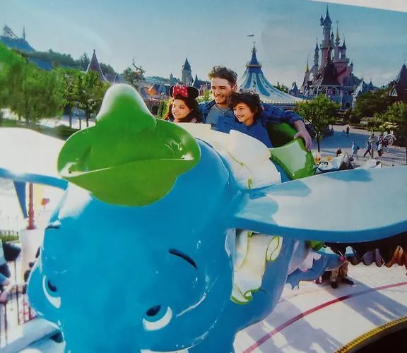 Gitelabaronnaise Avec Piscine Chauffee Pres Parc Asterix Holiday home