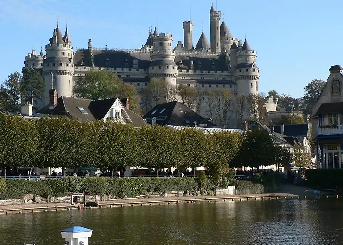 Holiday home Gitelabaronnaise Avec Piscine Chauffee Pres Parc Asterix Baron (Oise)