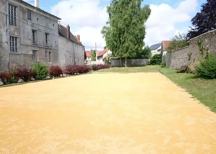 Gitelabaronnaise Avec Piscine Chauffee Pres Parc Asterix Holiday home *